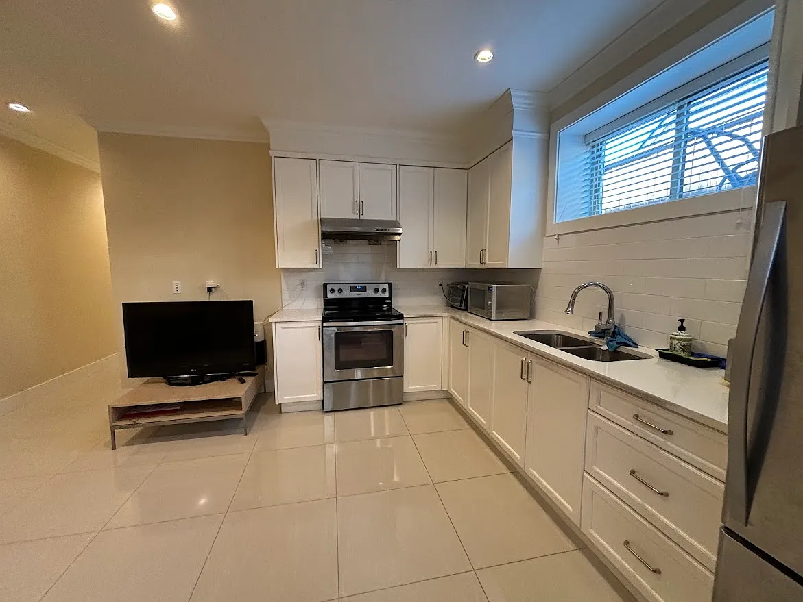 2 bed, 900 sqft, $2,000 — Photo 2
