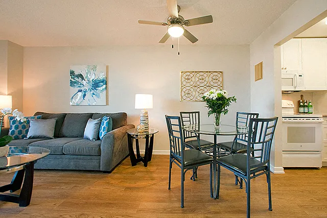 Mountain View Apartments — Photo 4