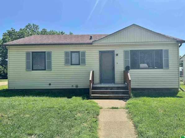 4132 Adams St, Sioux City, IA 51108