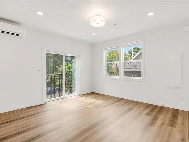 8438 SE 21st Ave — Photo 18