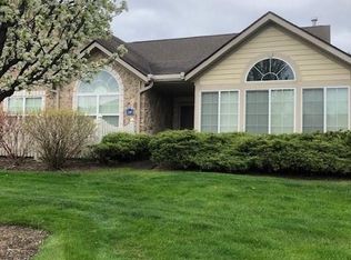 240 Arlington Dr, Aurora, OH 44202