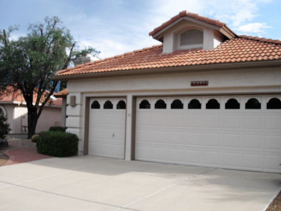 1st image of 64109 E Meander Dr