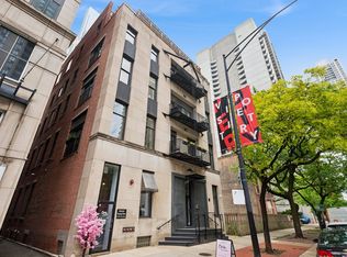 24 W Erie St APT 3, Chicago, IL 60654