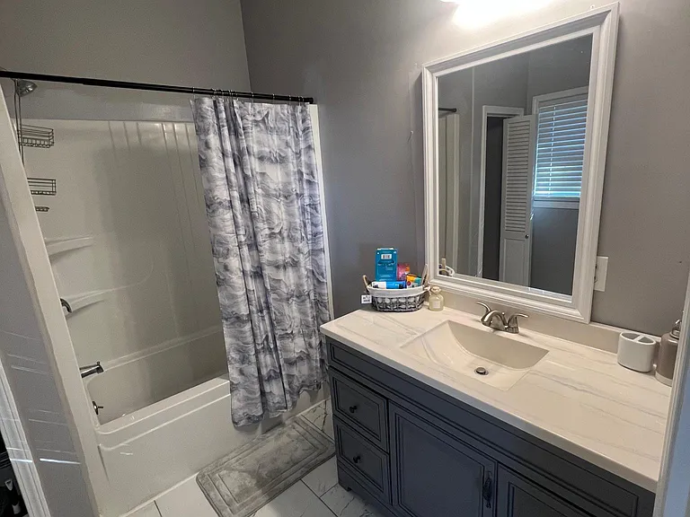 511 Augusta Ave — Photo 17
