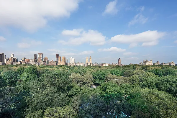 Sold by Sotheby's International Realty | media 18