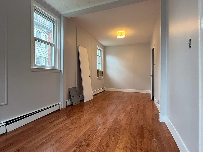 321 Avenue C — Photo 17