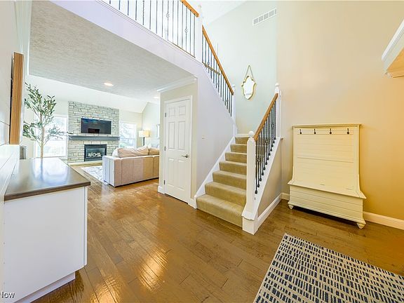 3rd image of 1462 Hollow Wood Ln