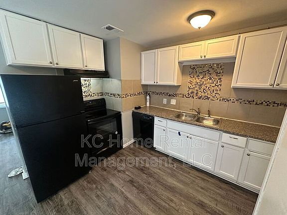 2nd image of 8409 E 111th St