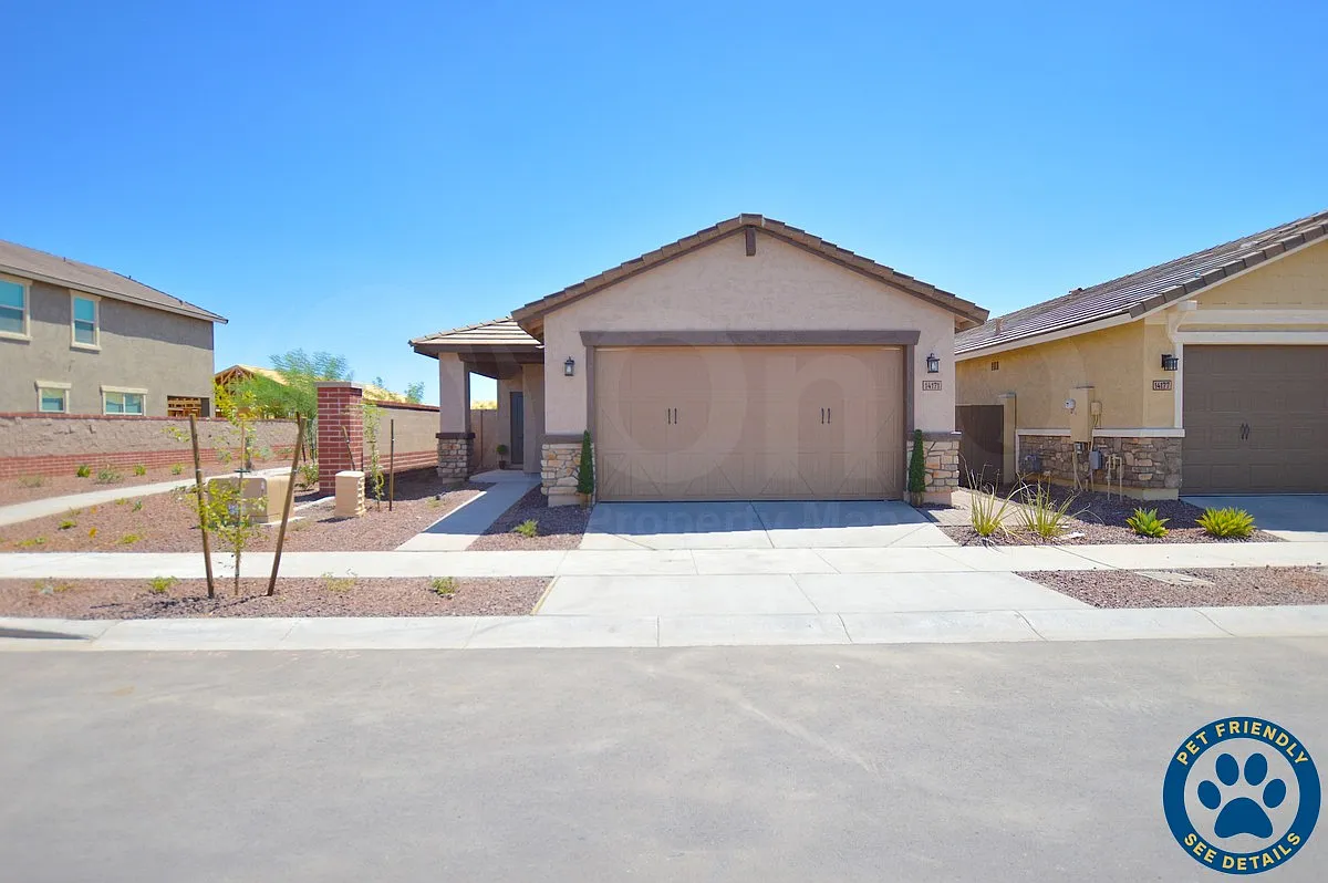 3 bed, 2.0 bath, 1325 sqft, $1,949 — Photo 1