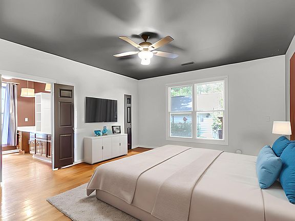 5th image of 304 Dogwood Cir