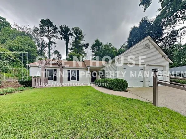 815 Riverstone Ln, Woodstock, GA 30188