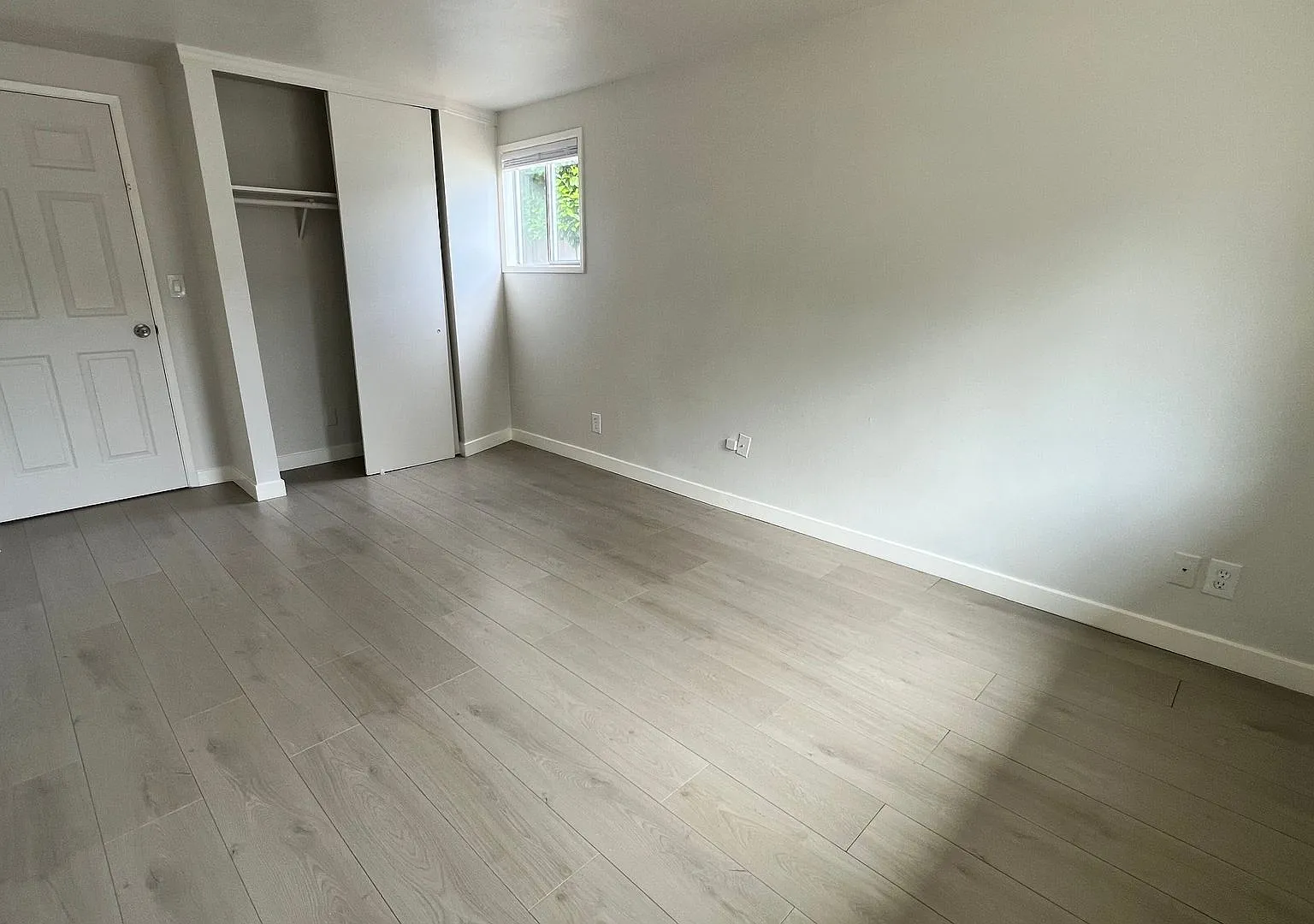 Newly Remodeled and Spacious 3 bedroom 1 bath Rambler — Photo 4