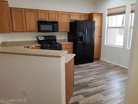 3rd image of 6653 Bluebell Garden St