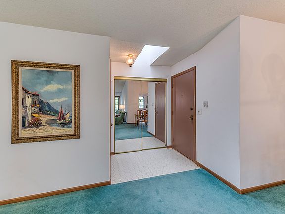 4th image of 483 Elizabeth Dr Unit D