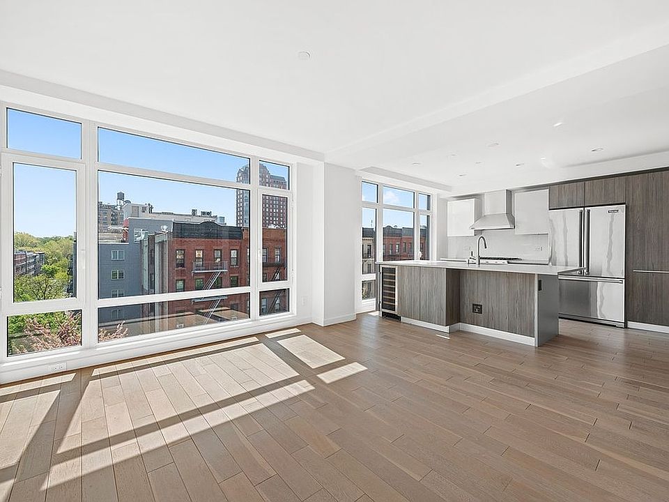 1st image of 952 Columbus Ave #6A