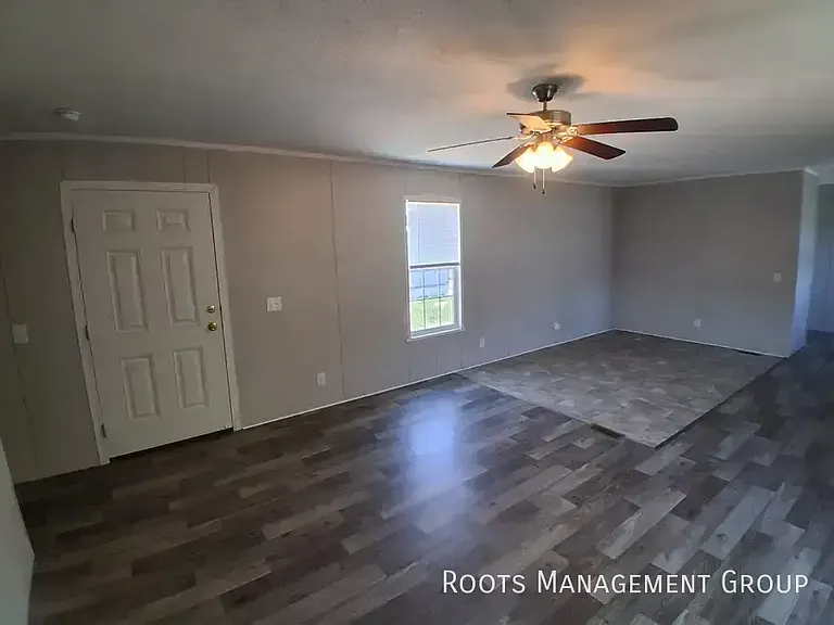 E9 Meadows Ct #E9 — Photo 10