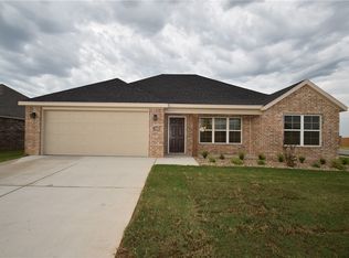 603 Woodplains Ave, Tontitown, AR 72762