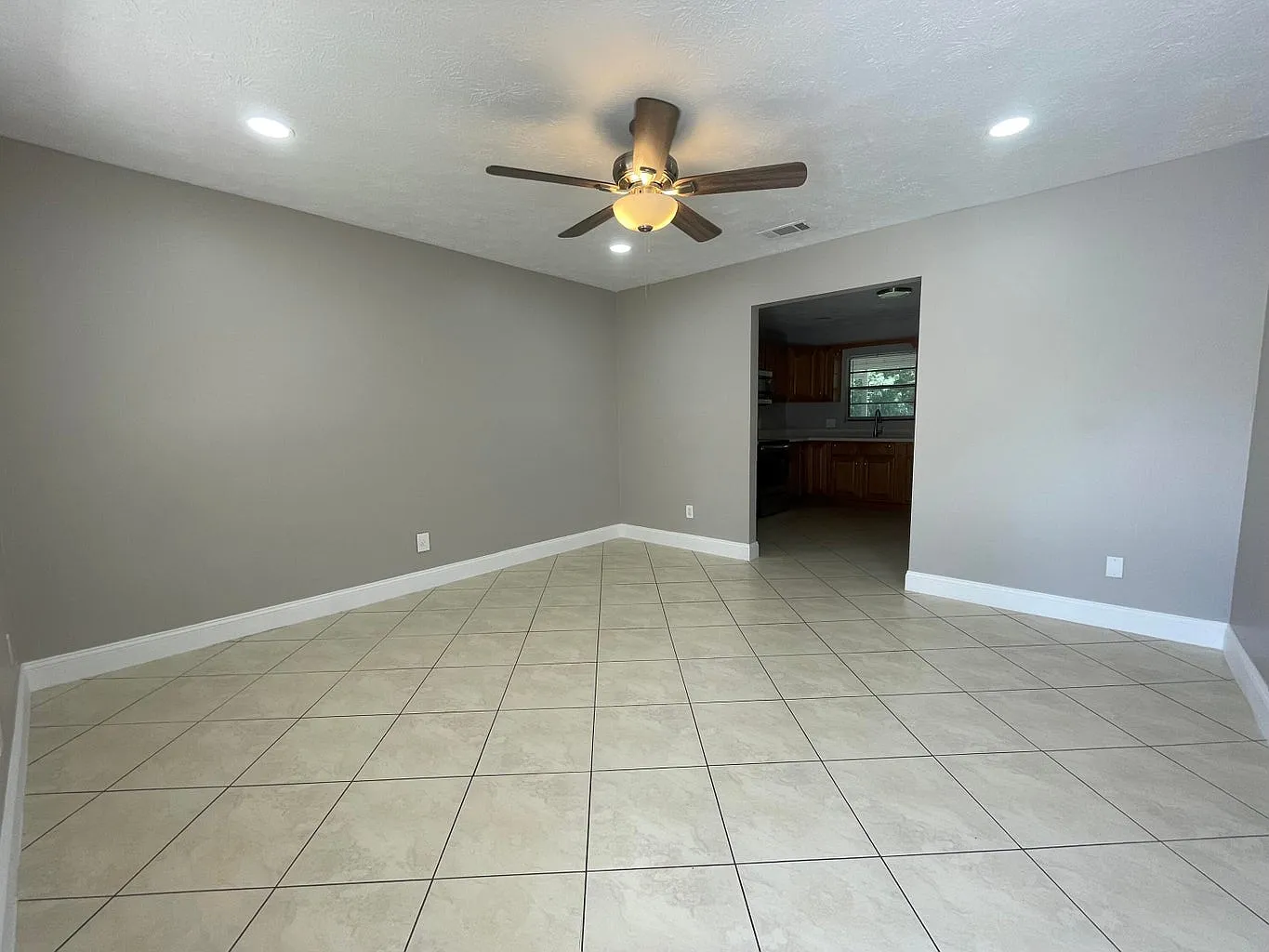 2 bed, 810 sqft, $1,695 — Photo 3