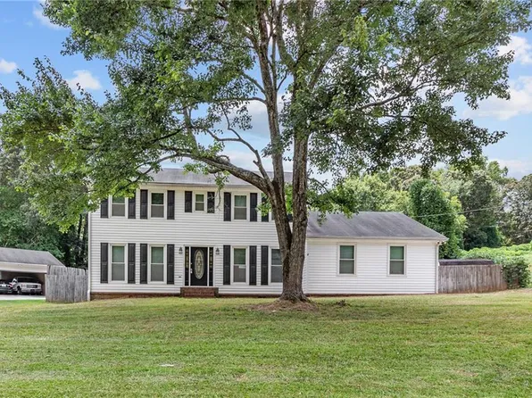 4121 S Fork Dr, Snellville, GA 30039