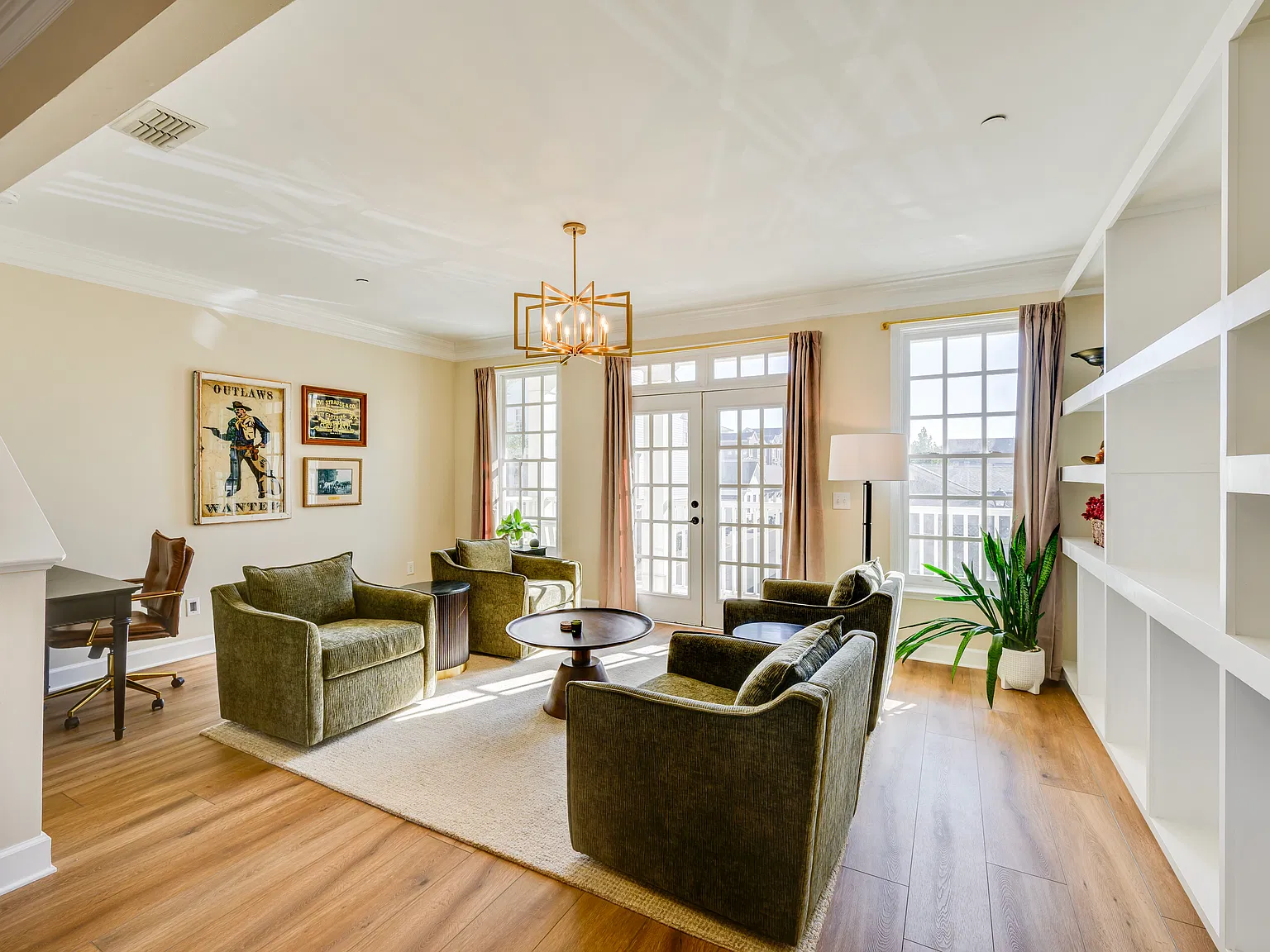 1035 Westhaven Blvd — Photo 3