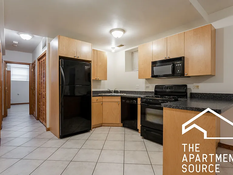 1822 N Campbell Ave — Photo 1