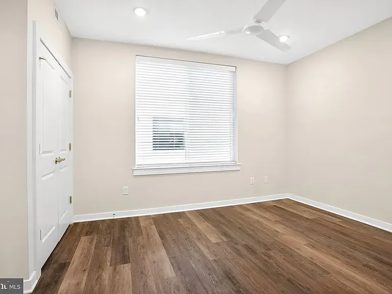 4217 Chestnut St #304 — Photo 14
