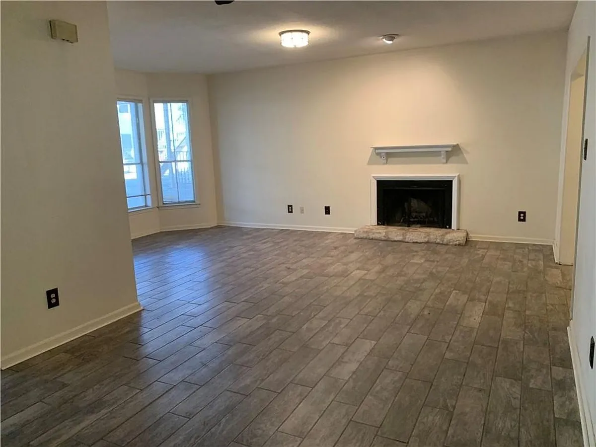 Building Photo - 2529 Rio Grande #76