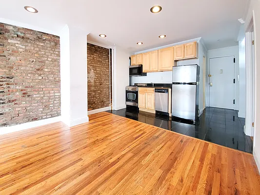 Rented by Brighton Management | media 12