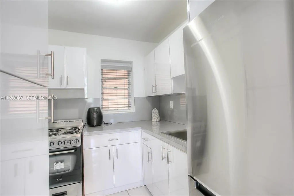 1 bed, 1.5 bath, 930 sqft, $1,850 — Photo 4
