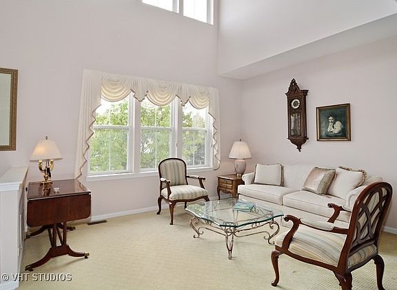4th image of 80 Woodview Ct