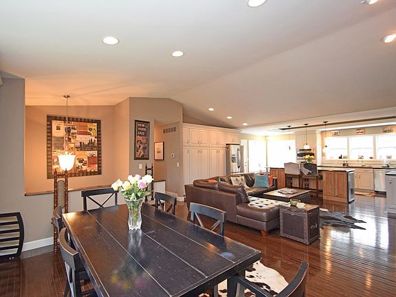 5th image of 2554 Meadowmar Ln