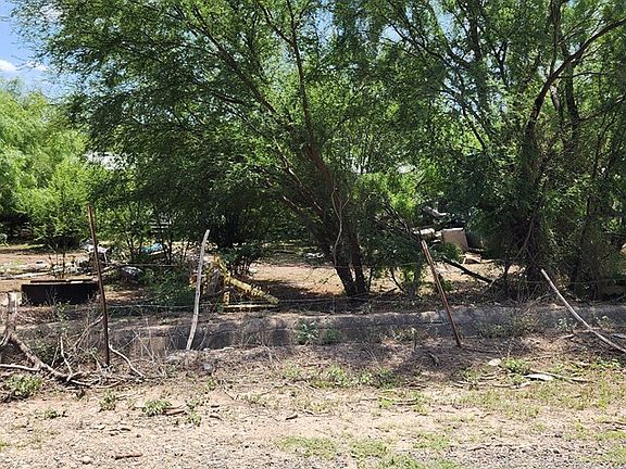 4th image of 1542 Moses Rd.