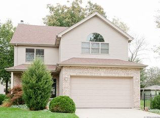 972 E Crest Ave, Addison, IL 60101