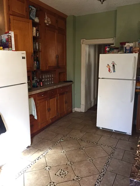 8 bed, $4,800 — Photo 2