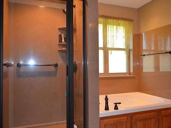 4th image of 514 Rosehill Ln