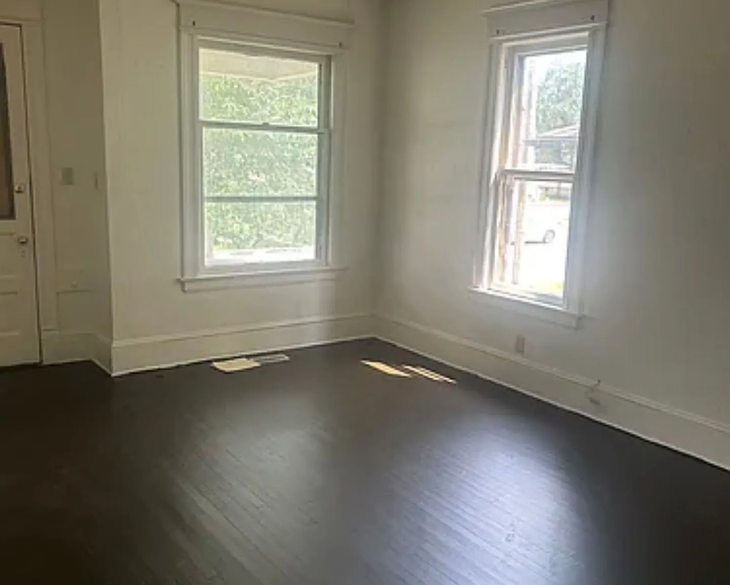 Spacious 3BR Lower Duplex Rental — Photo 3