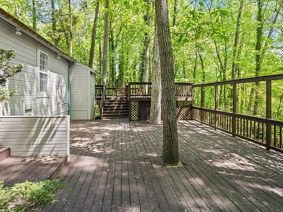 5th image of 1405 Fairway Ridge Dr