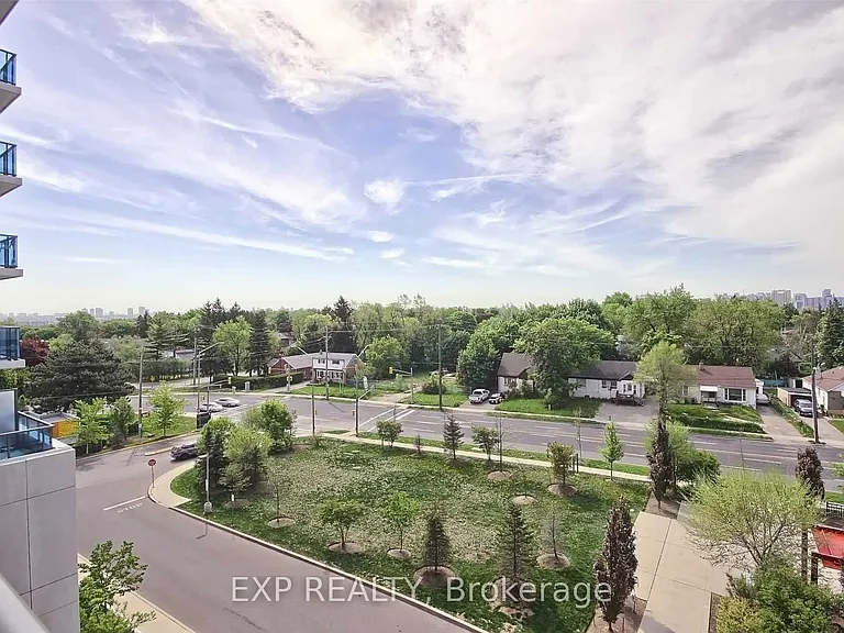 7167 Yonge St #523 — Photo 25