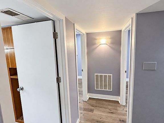 5th image of 4011 N Kenmore Ave APT G3