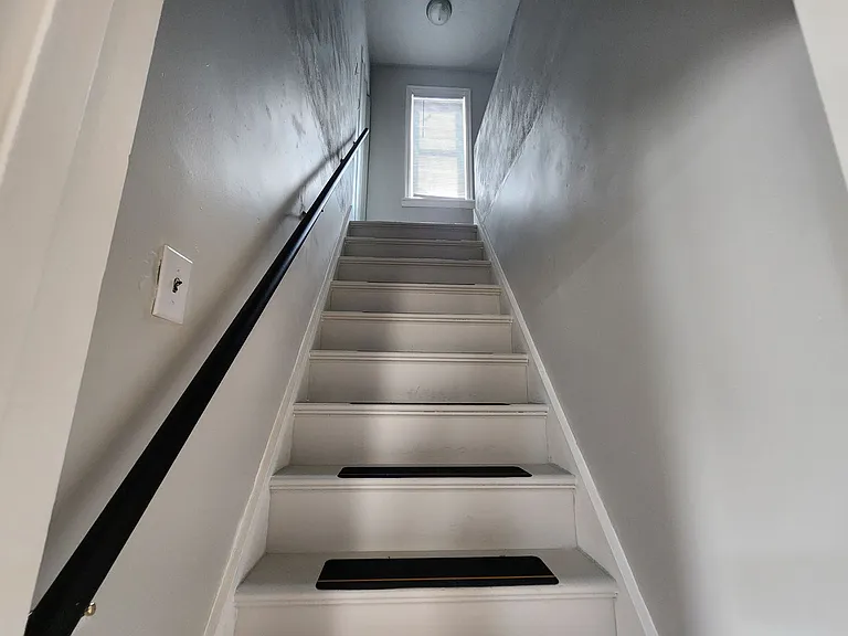824 Oak St — Photo 16