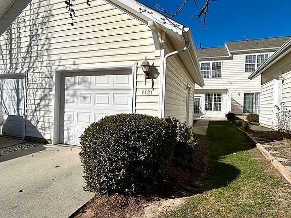 2nd image of 1121 Drummond Ln