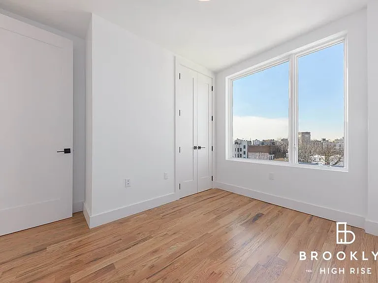 1010 Rogers Ave #4C — Photo 8