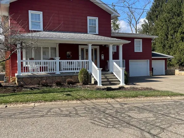 25 CAROLE AVE, Glen Dale, WV 26038