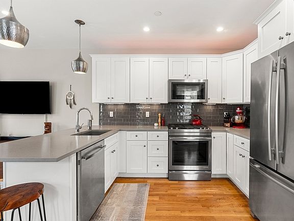 2nd image of 178 Thornton St Unit 1