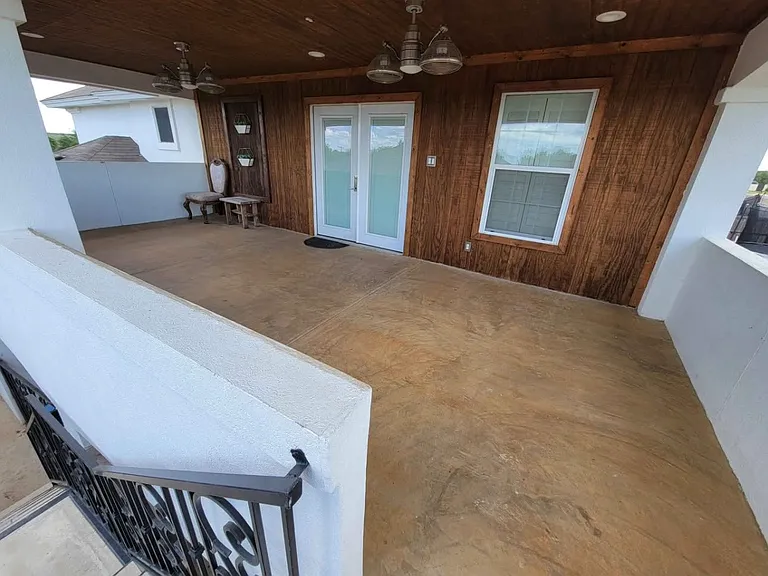 1518 Texoma St — Photo 3