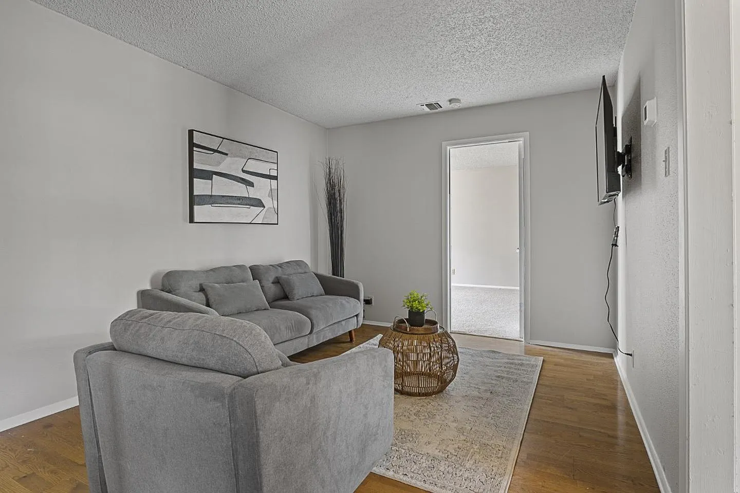 Charming San Antonio gem with spacious backyard & modern upgrades! — Photo 1