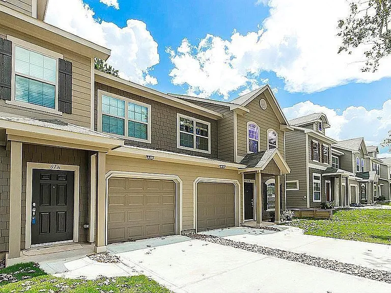 61 Woodland Hills Dr #B — Photo 1