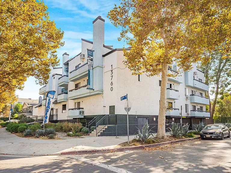 Oxnard Terrace — Photo 11