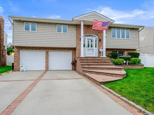 56 Empire Boulevard, Island Park, NY 11558