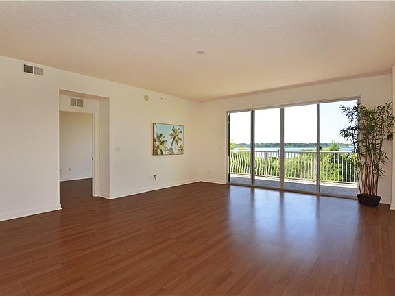 3rd image of 6336 Buford St APT 208
